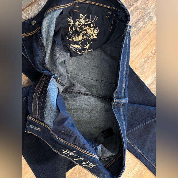 White House Black Market WHBM Dark Blue Skinny Flare Jeans, Size 10 - Picture 11 of 14